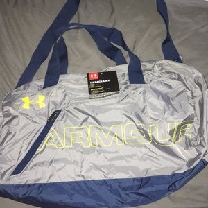 under armour light weight duffel bag